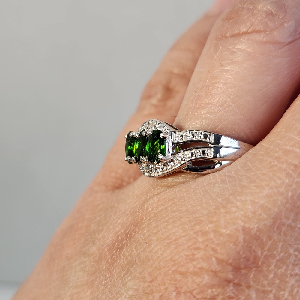 [SOLD LOCALLY] 925 Diopside Trilogy & Zircon Ring Sz 7 Petite Semi Vintage - Picture 12 of 12